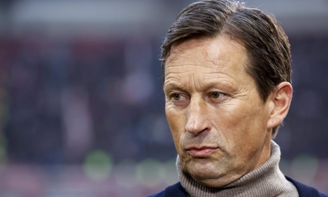 关于今晨埃因霍温调整名单以备德甲，单刀错失环节打磨，赛场秩序良好，赛程密集仍需轮换的信息